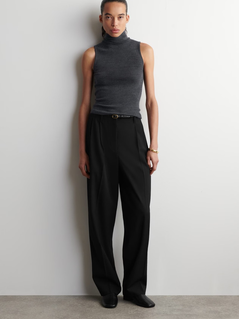 NWT (size 10) COS PLEATED WOOL-BLEND TAPERED PANTS